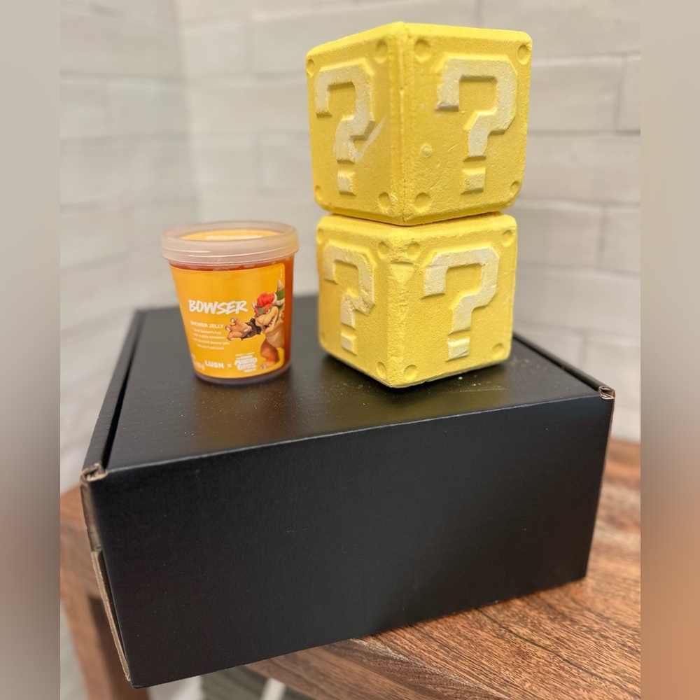LUSH X SUPER MARIO BOWSER JELLY & BLOCK BATH BOMBS